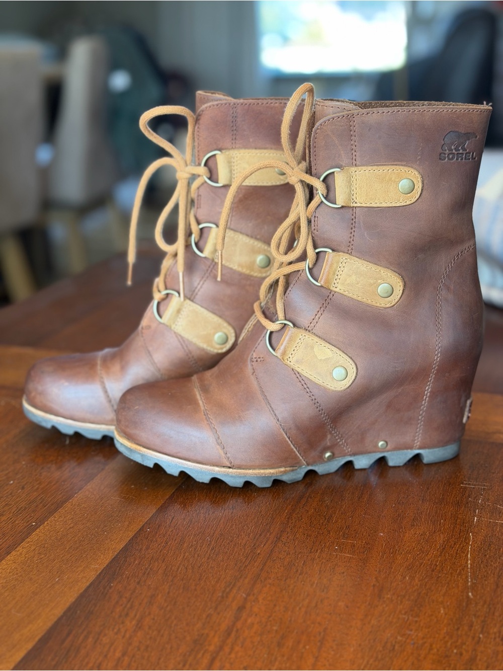 Sorel Women's Joan of Artic Wedge Lace-Up Leather Boots